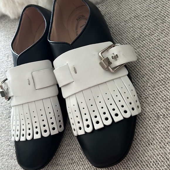 TODS unique leather flat shoes - Picture 5 of 10